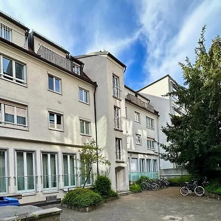 Moderne In Lage *